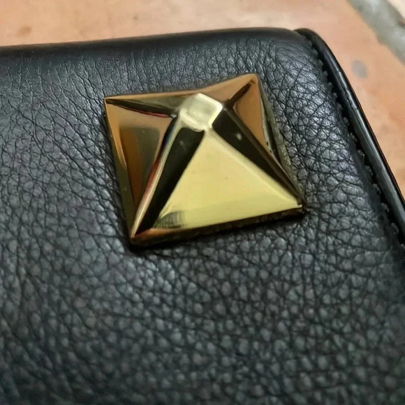๐HP๐ LINEA PELLE โจ Black Leather & Gold Stud Snake Reptile Embossed Zip Clutch - Picture 14 of 14